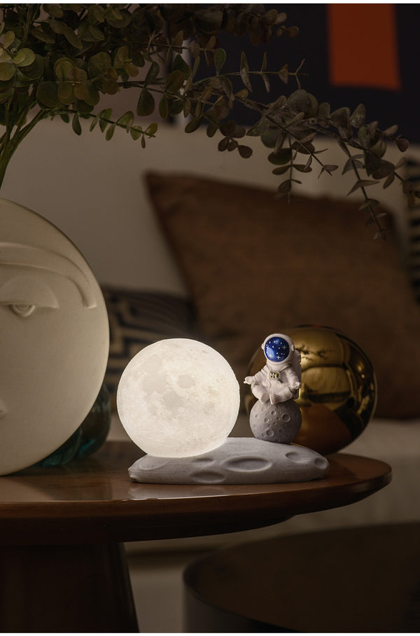 Original Sitting Astronaut & Moon Lamp™