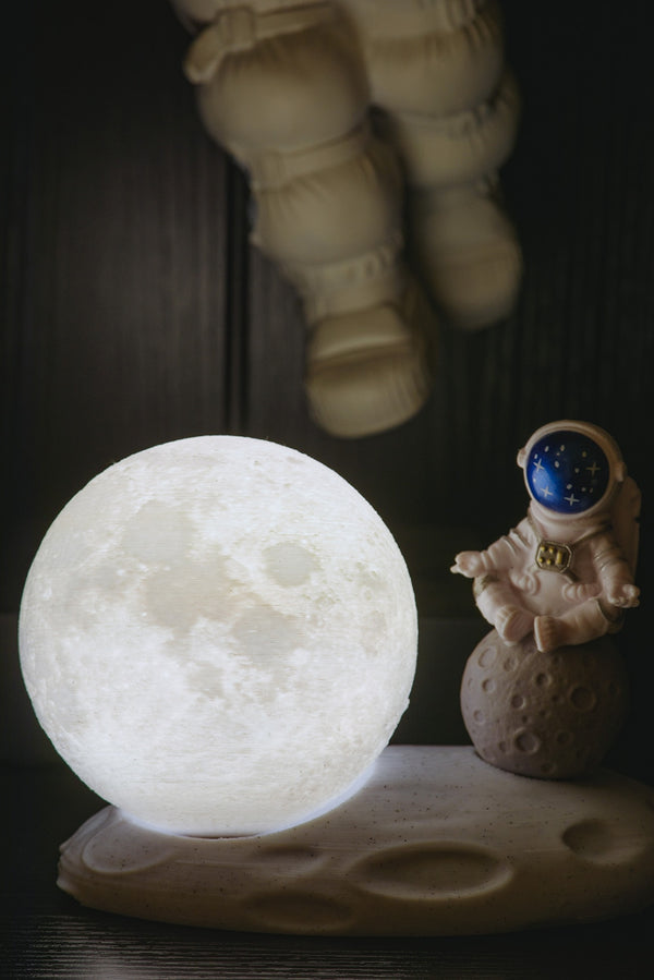 Original Sitting Astronaut & Moon Lamp™